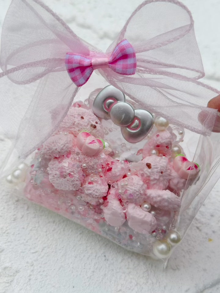 SHADUO SQUISHY Wonder Village Sakura Peach Squishy Bag squeeze demo - watch it squish and slowly rebound