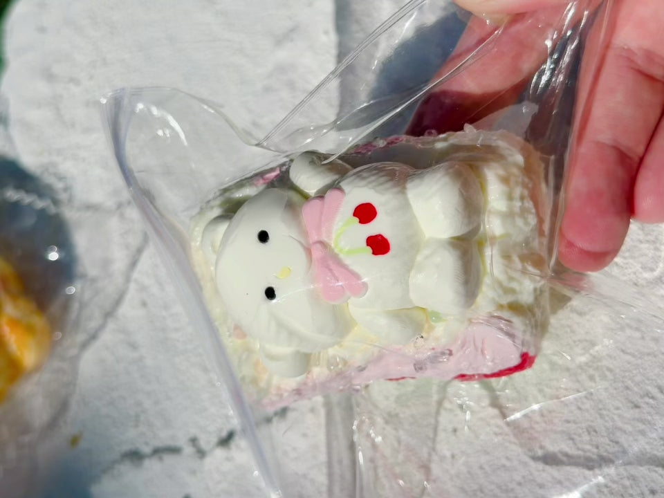 SHADUO SQUISHY Wonder Village Cherry Bunny Cake Squishy
