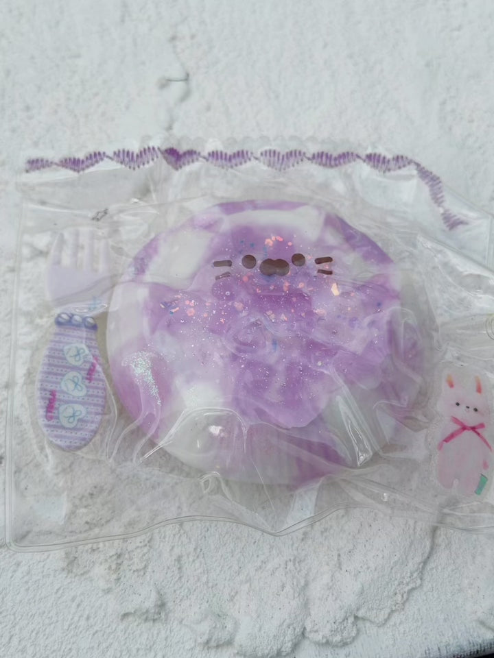 SHADUO SQUISHY Wonder Village Lavender Marble Cat Squishy squeeze demo - watch it squish and slowly rebound