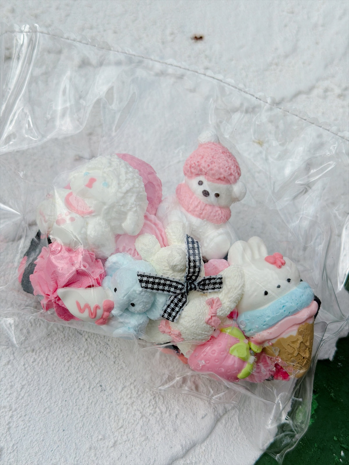 SHADUO SQUISHY Wonder Village Collector's Edition Winter Friends Squishy Set - real product photo, front
