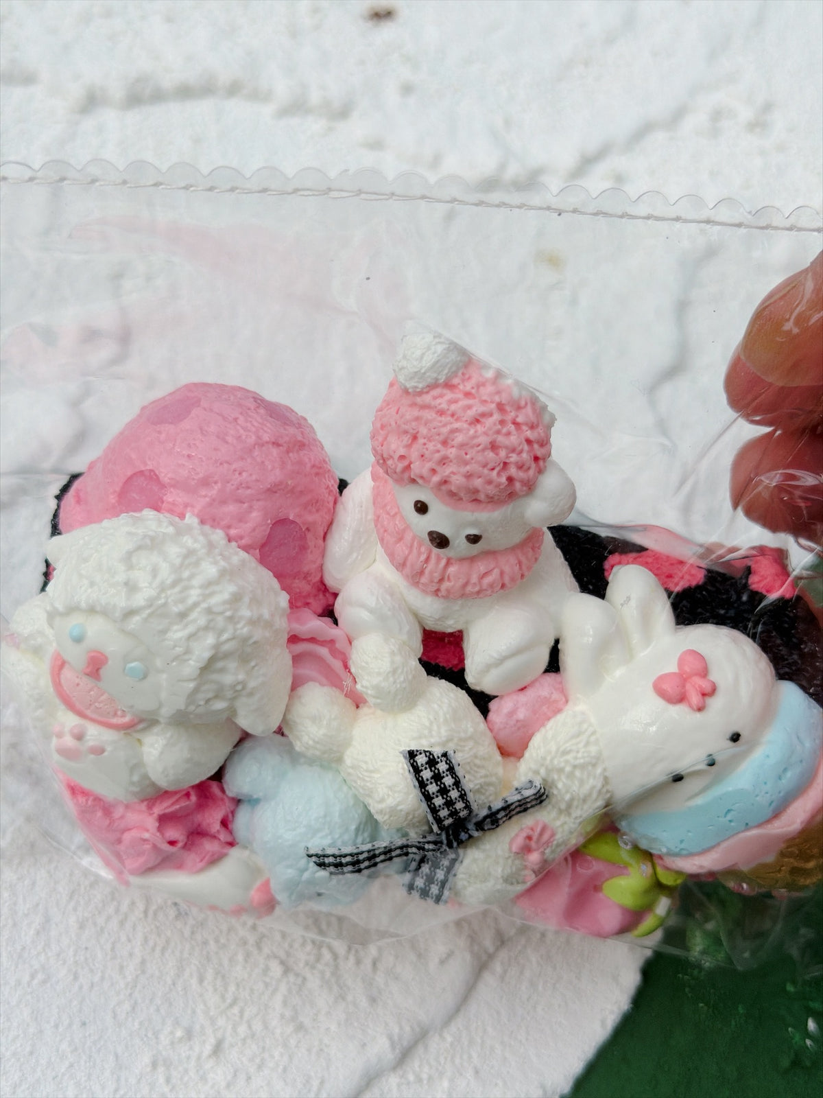 SHADUO SQUISHY Wonder Village Collector's Edition Winter Friends Squishy Set - real product photo, characters close-up