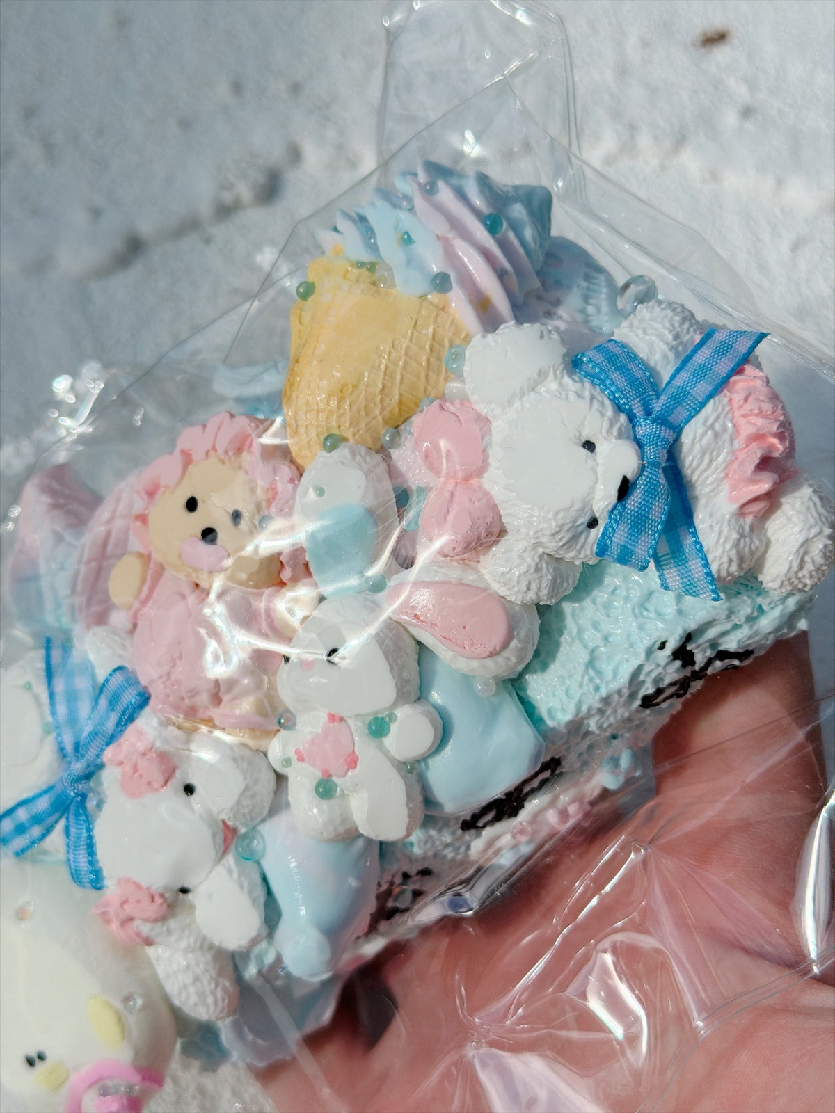 SHADUO SQUISHY Wonder Village Collector's Edition Ice Cream Party Squishy Set - real product photo, characters close-up